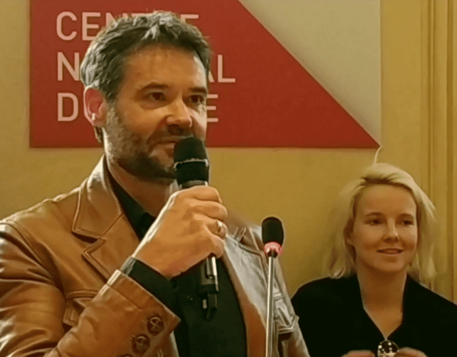 Franck bouysse au micro lors de la remise de son prix
