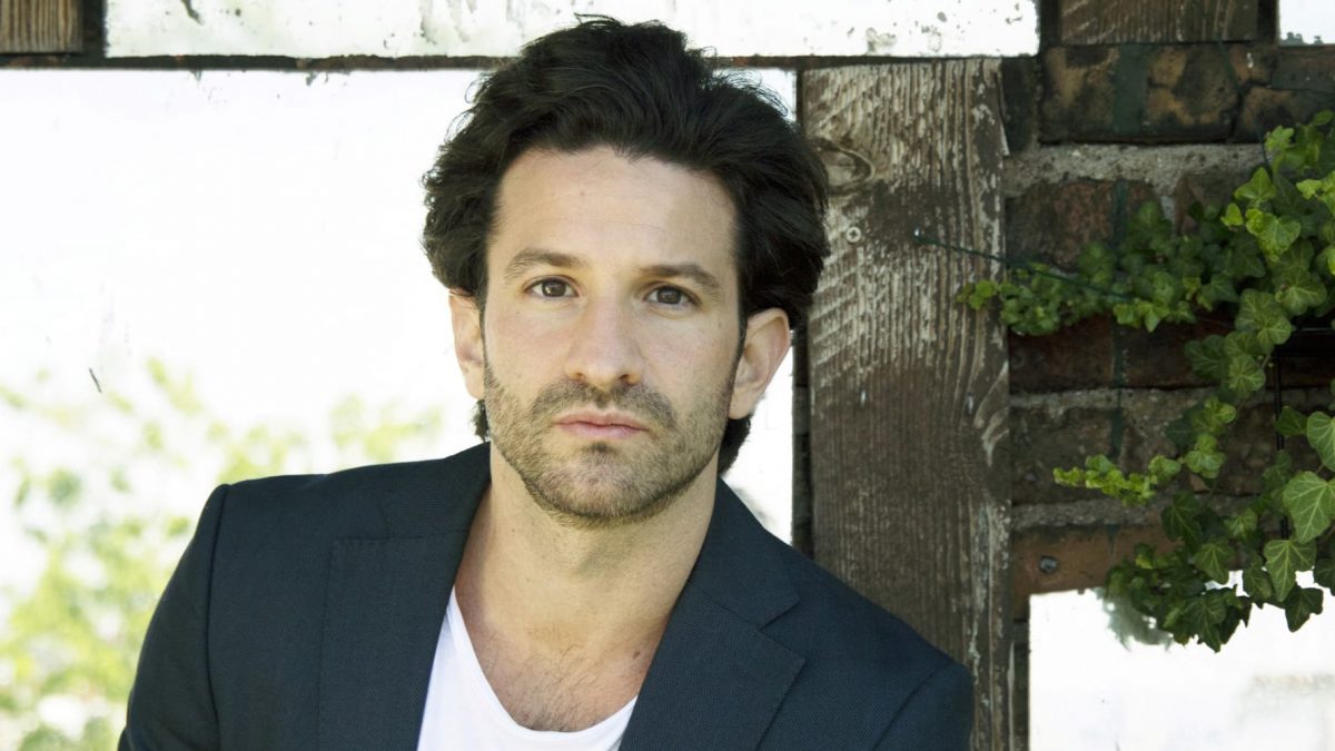 Portrait de Miguel Bonnefoy, parrain du Prix des Libraires 2022